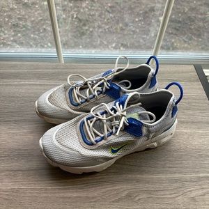 Nike running shoes  kids size 6 Y